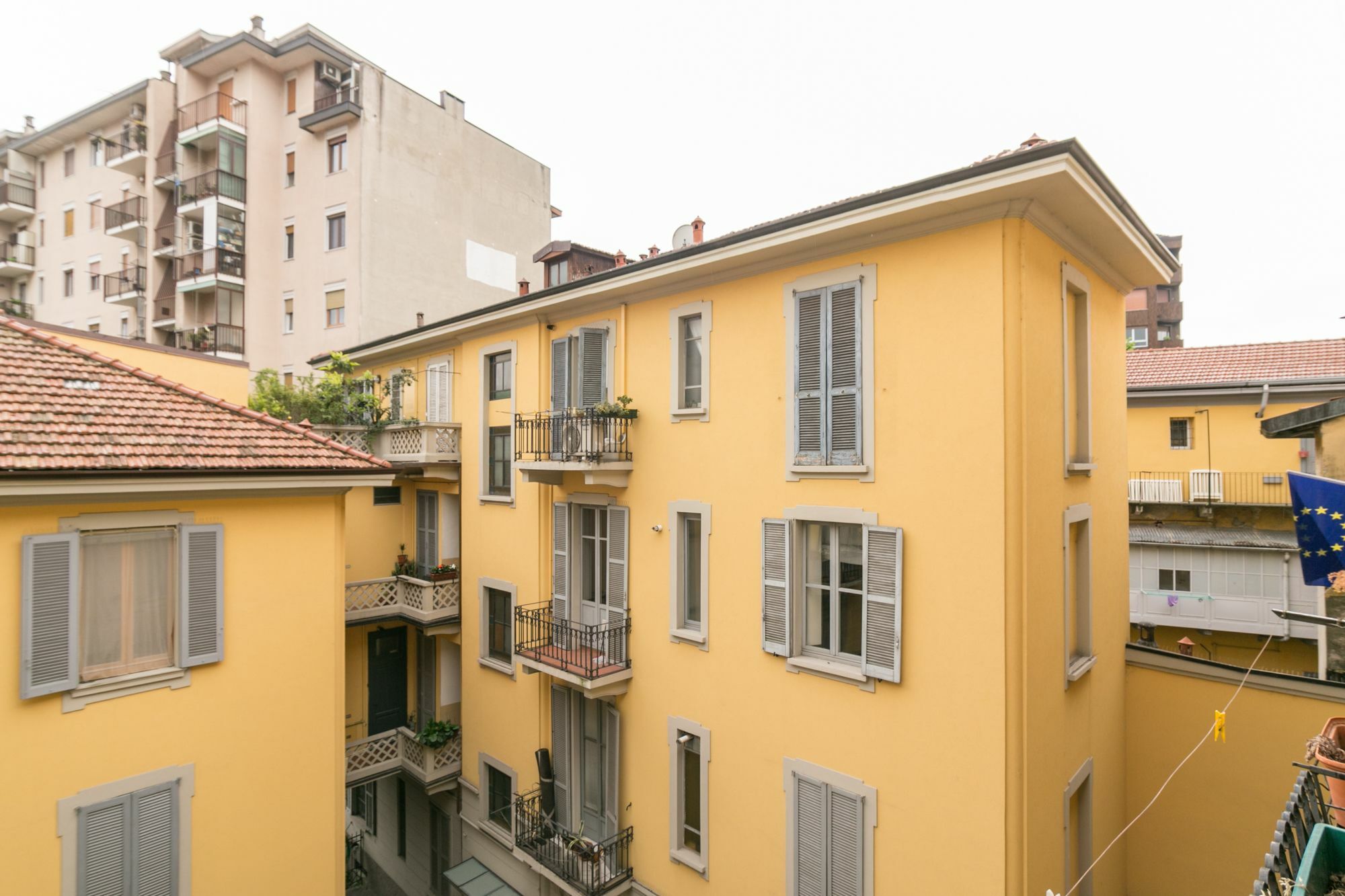 Pit Stop Navigli Милан Экстерьер фото