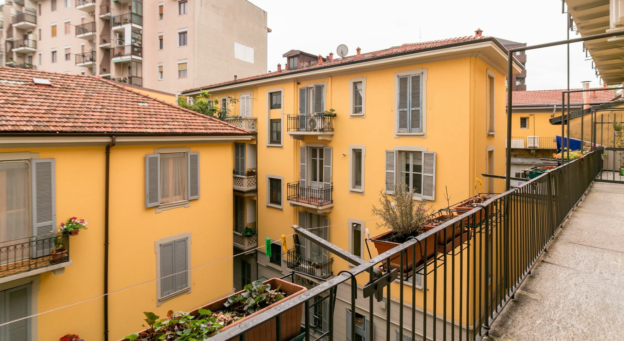 Pit Stop Navigli Милан Экстерьер фото