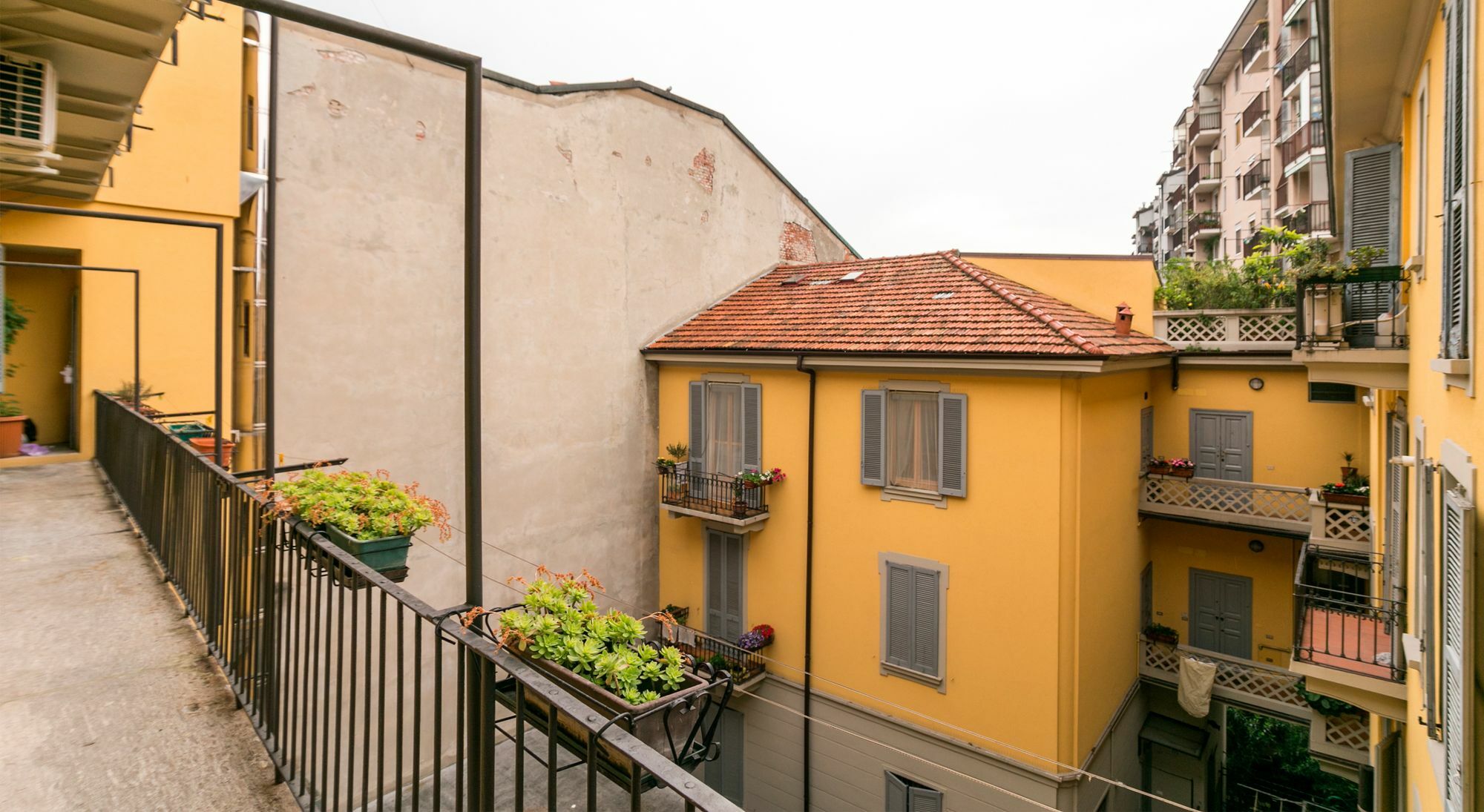 Pit Stop Navigli Милан Экстерьер фото